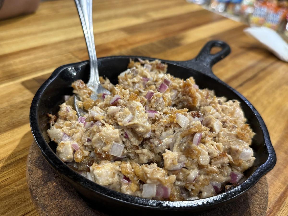 Sizzling sisig skillet